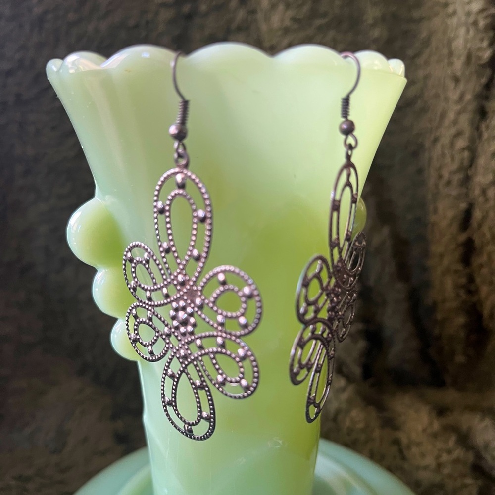 Elegant Silver Filigree Earrings
